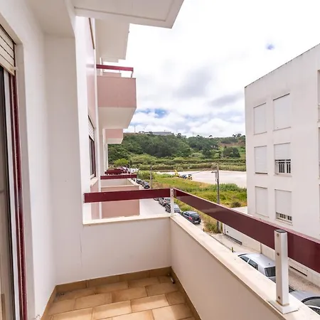 Apartment T2 Varanda Do Mar