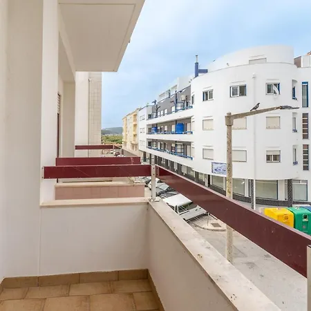 Apartment T2 Varanda Do Mar